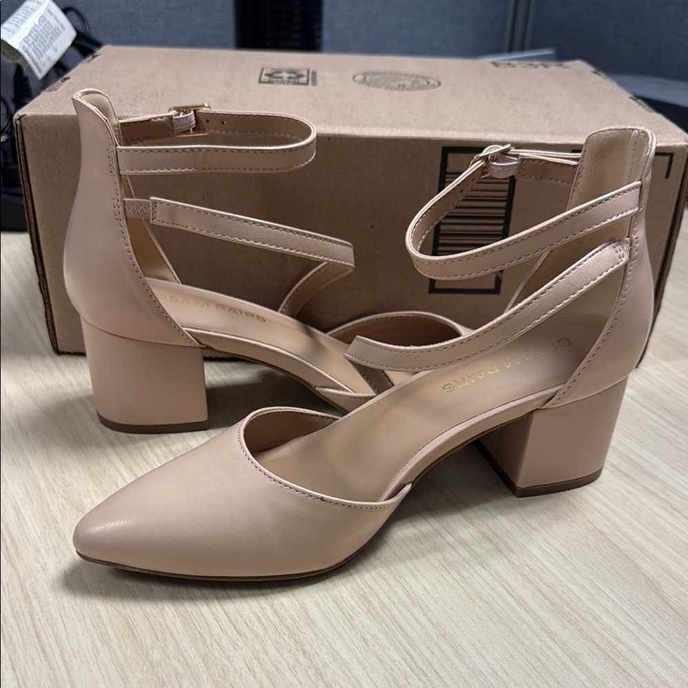 Dream Pairs  Nude Block Heel Pumps size 7